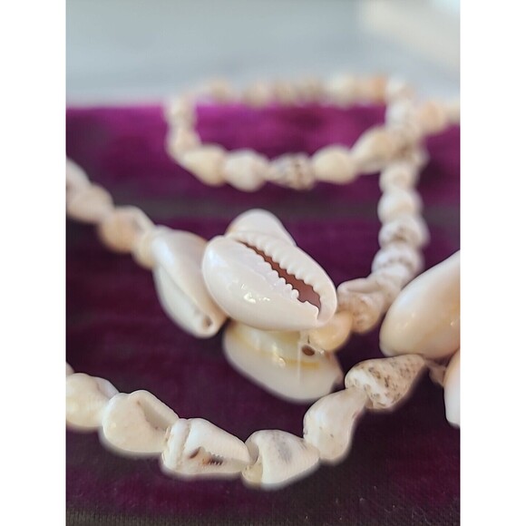 Vintage Shell Beaded Necklace - Picture 8 of 10